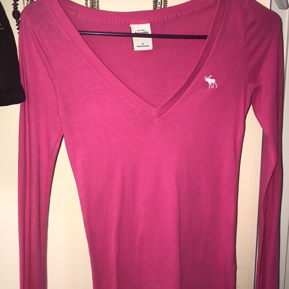 ABERCROMBIE PINK V NECK